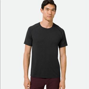 Lululemon Black Short Sleeve Tee - Size L
